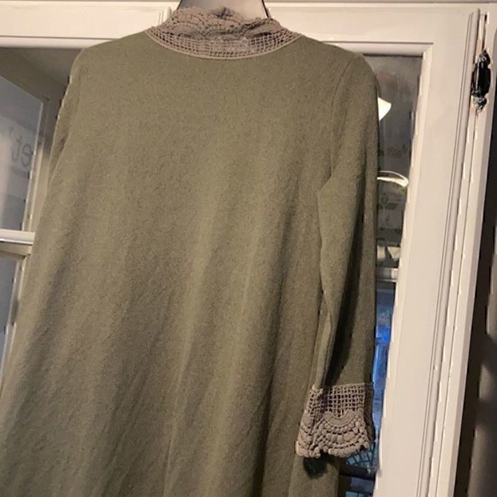 Tickled Teal medium cardigan   D - Picture 9 of 10
